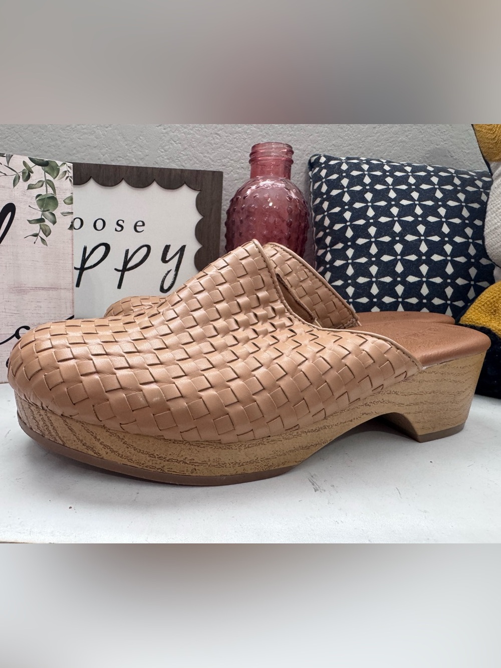 Size 9 universal thread woven platform clog mule